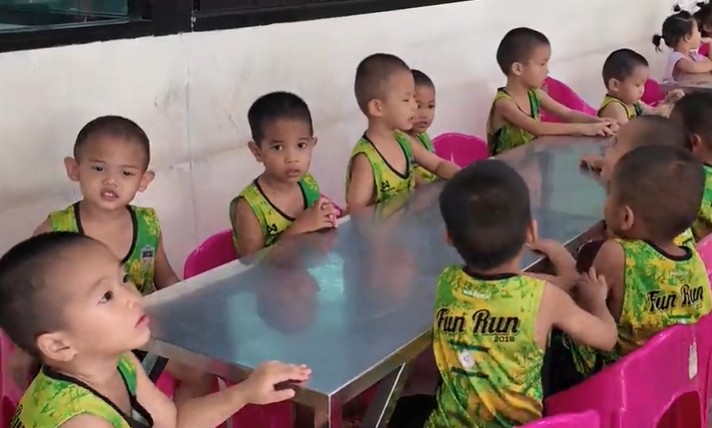 【月曜日】 孤児院訪問またはスラム訪問・【火曜日】ムエタイで多国籍の子どもたちとの交流